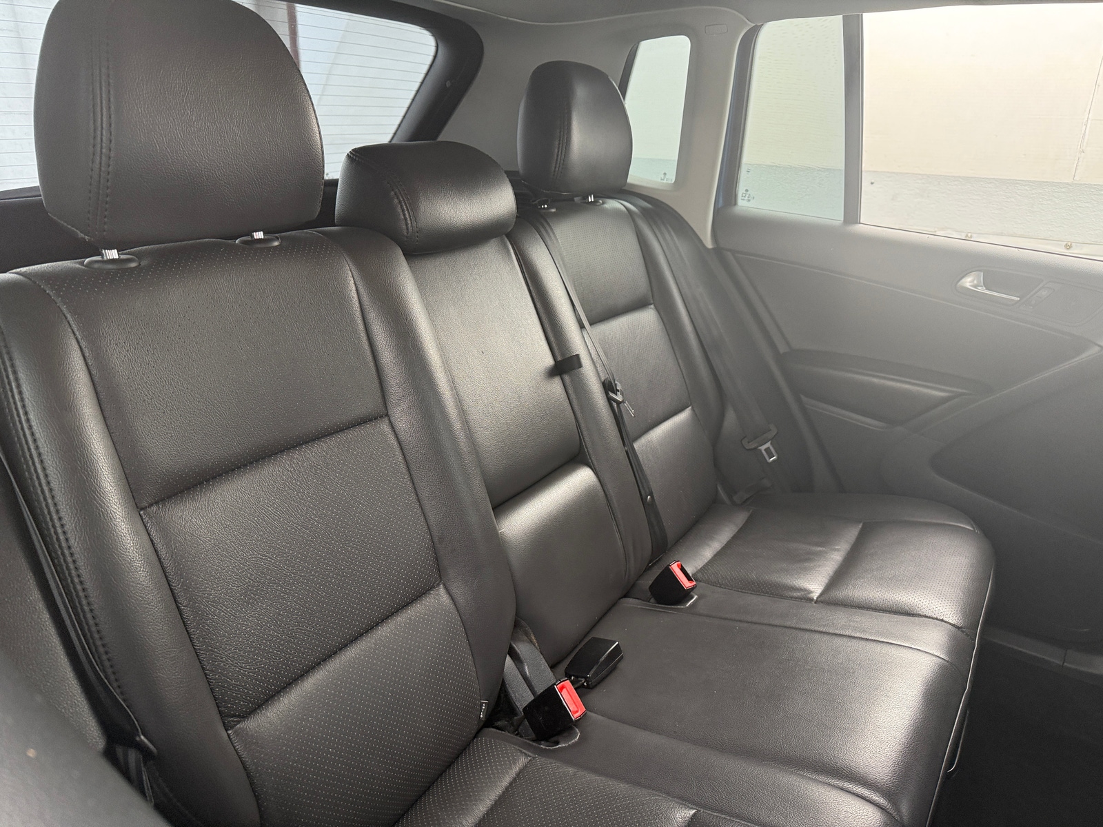 Thumbnail: 2017 Volkswagen Tiguan - 5