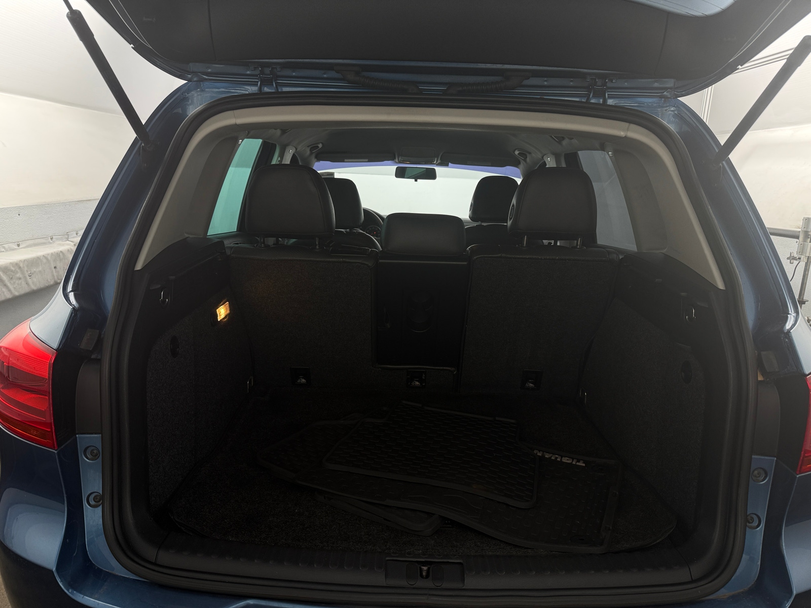 Thumbnail: 2017 Volkswagen Tiguan - 6