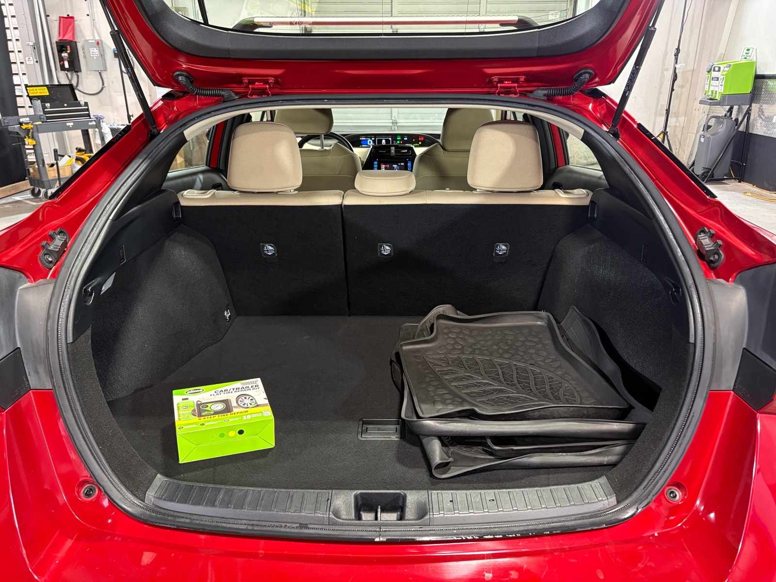 Thumbnail: 2019 Toyota Prius - 7