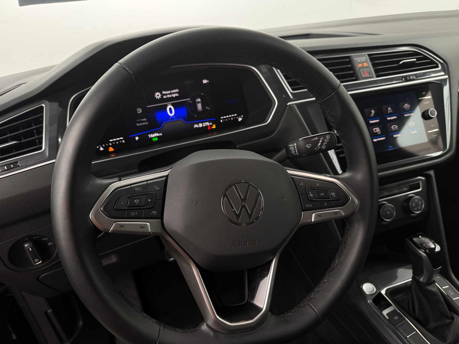 Thumbnail: 2024 Volkswagen Tiguan - 4