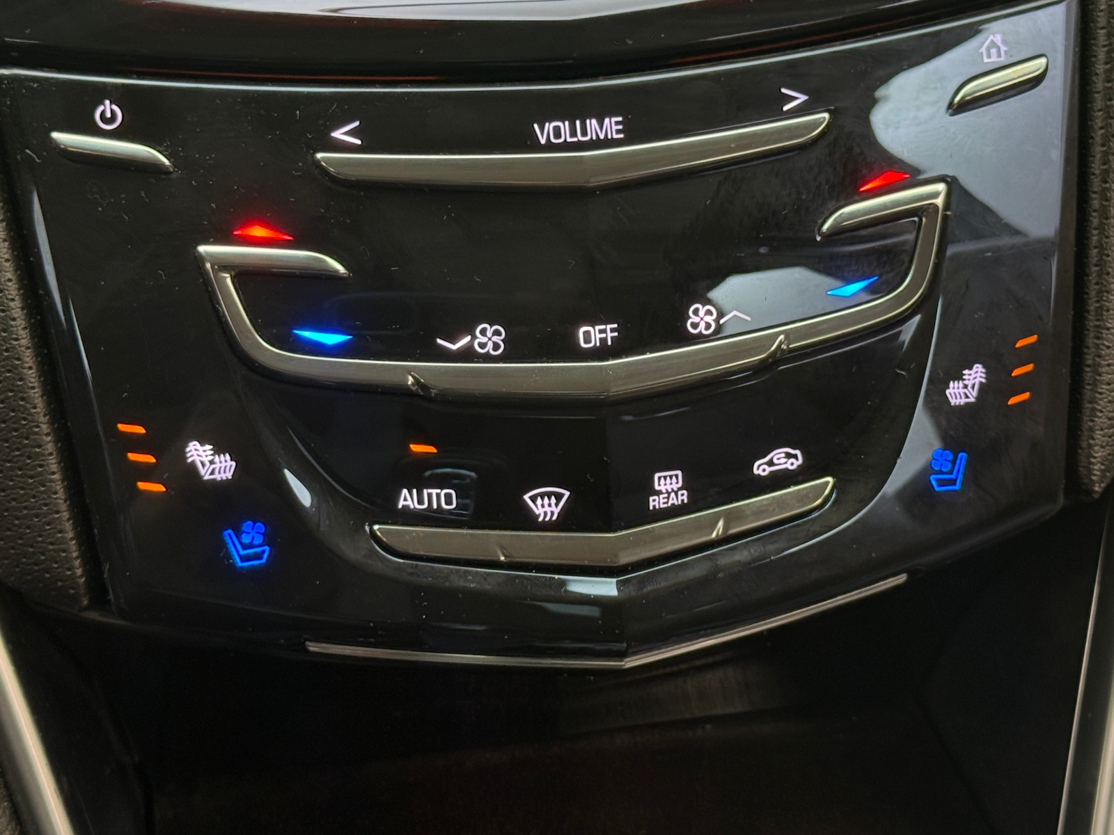 Thumbnail: 2018 Cadillac XTS - 3