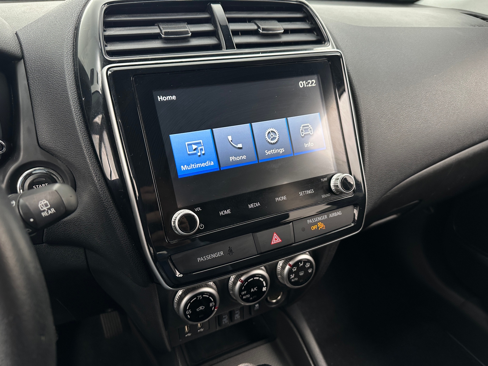 Thumbnail: 2024 Mitsubishi Outlander Sport - 3