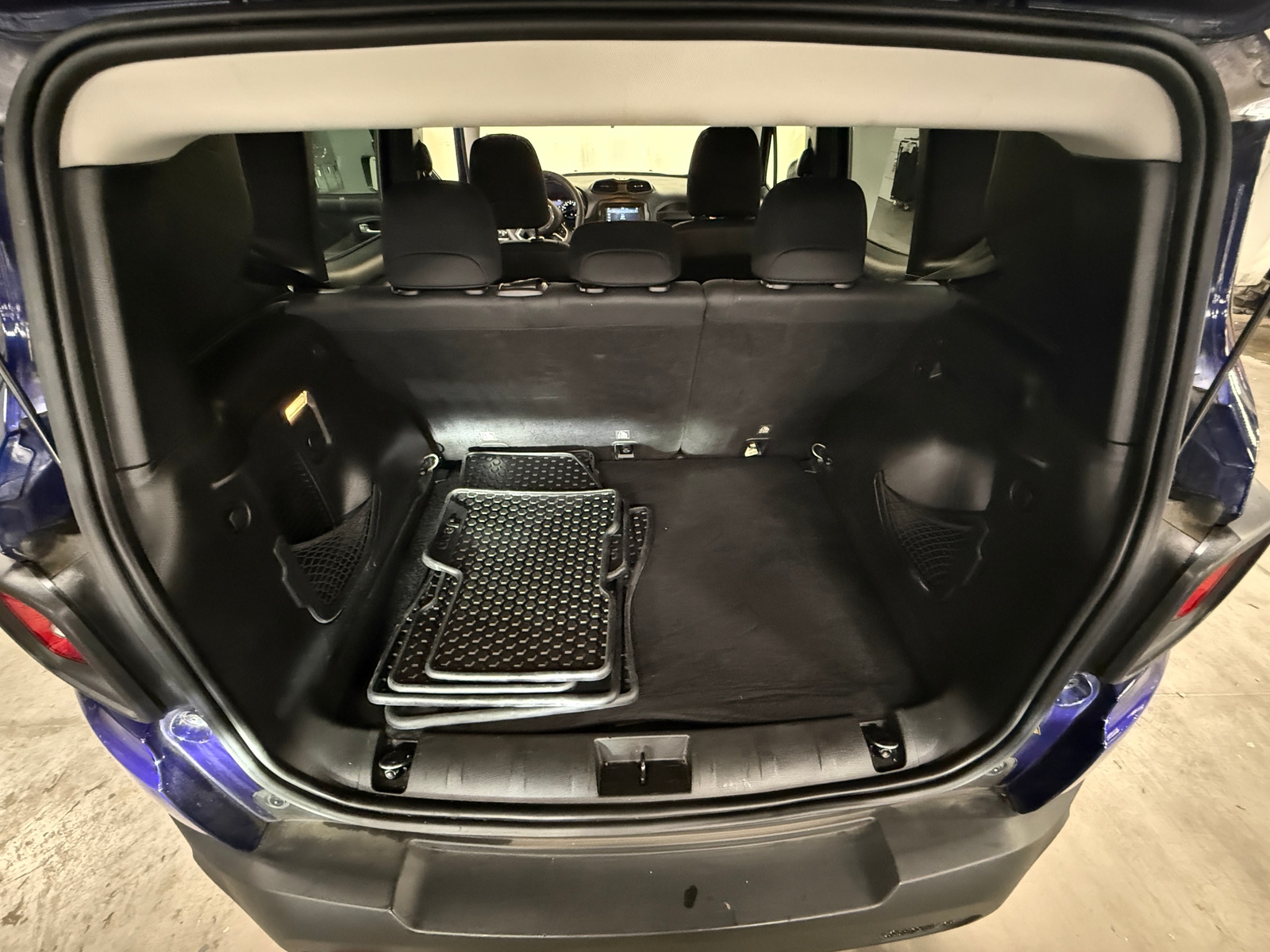 Thumbnail: 2020 Jeep Renegade - 7