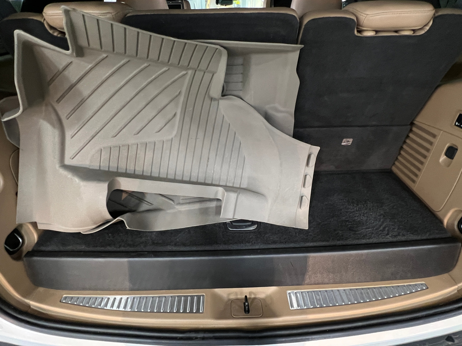 Thumbnail: 2019 Cadillac Escalade - 6