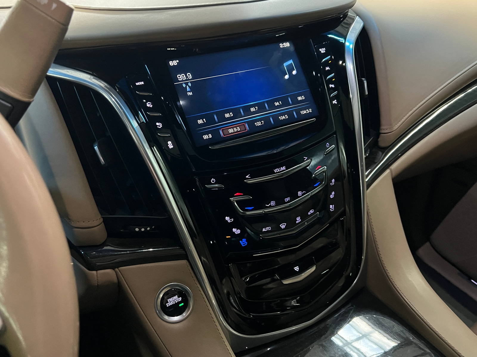 Thumbnail: 2019 Cadillac Escalade - 3