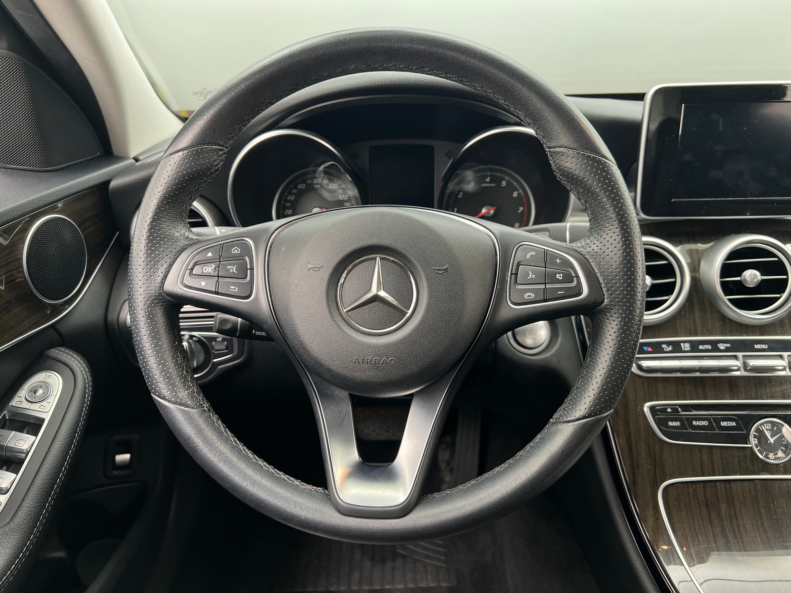 Thumbnail: 2017 Mercedes-Benz C-Class - 4