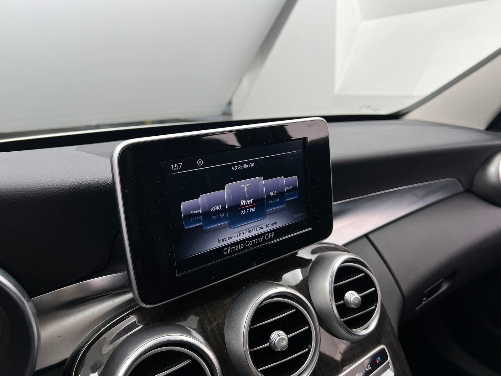 Thumbnail: 2017 Mercedes-Benz C-Class - 3