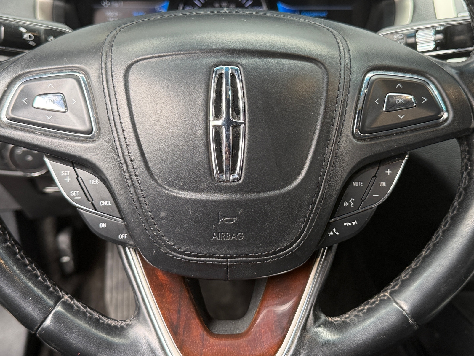 Thumbnail: 2018 Lincoln MKZ - 4