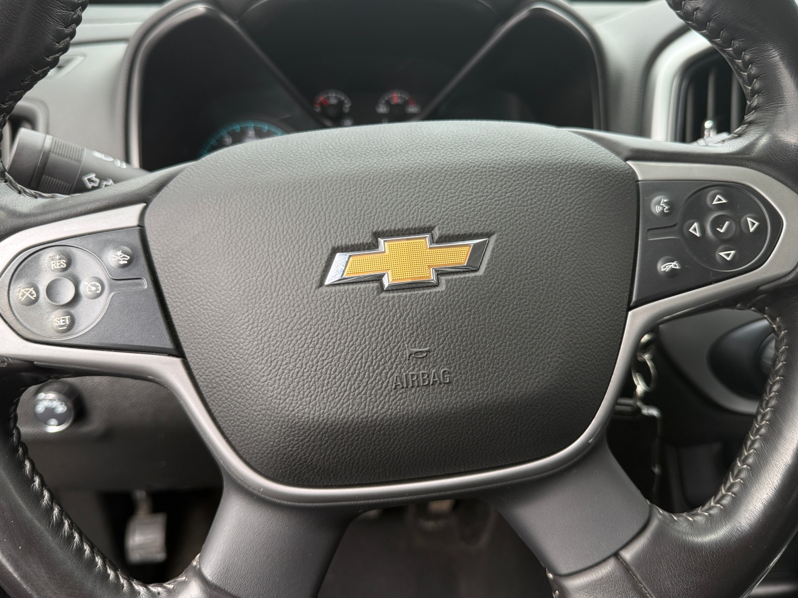 Thumbnail: 2022 Chevrolet Colorado - 5