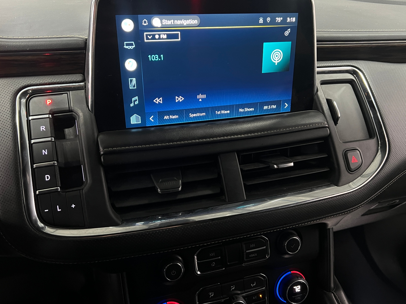 Thumbnail: 2022 Chevrolet Suburban - 3