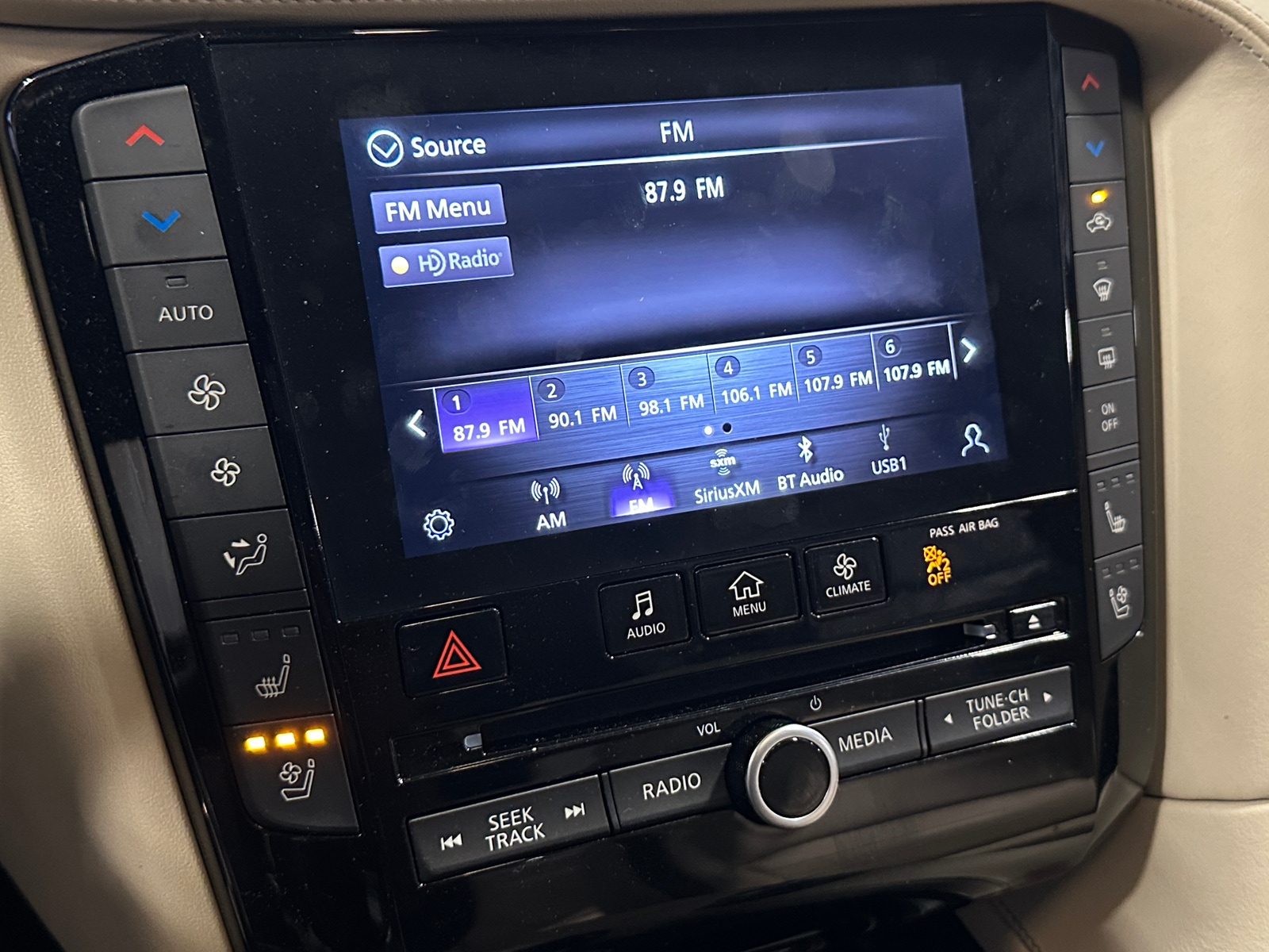 Thumbnail: 2022 INFINITI QX50 - 3