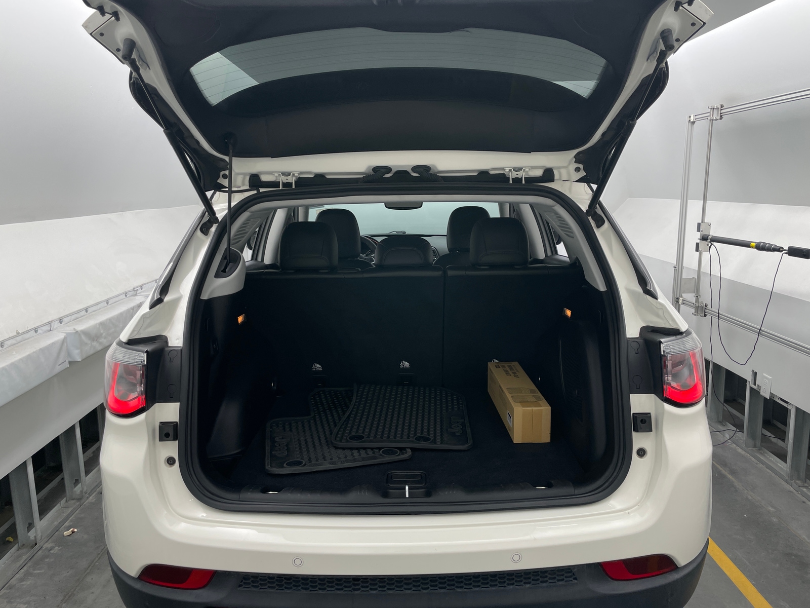 Thumbnail: 2021 Jeep Compass - 6