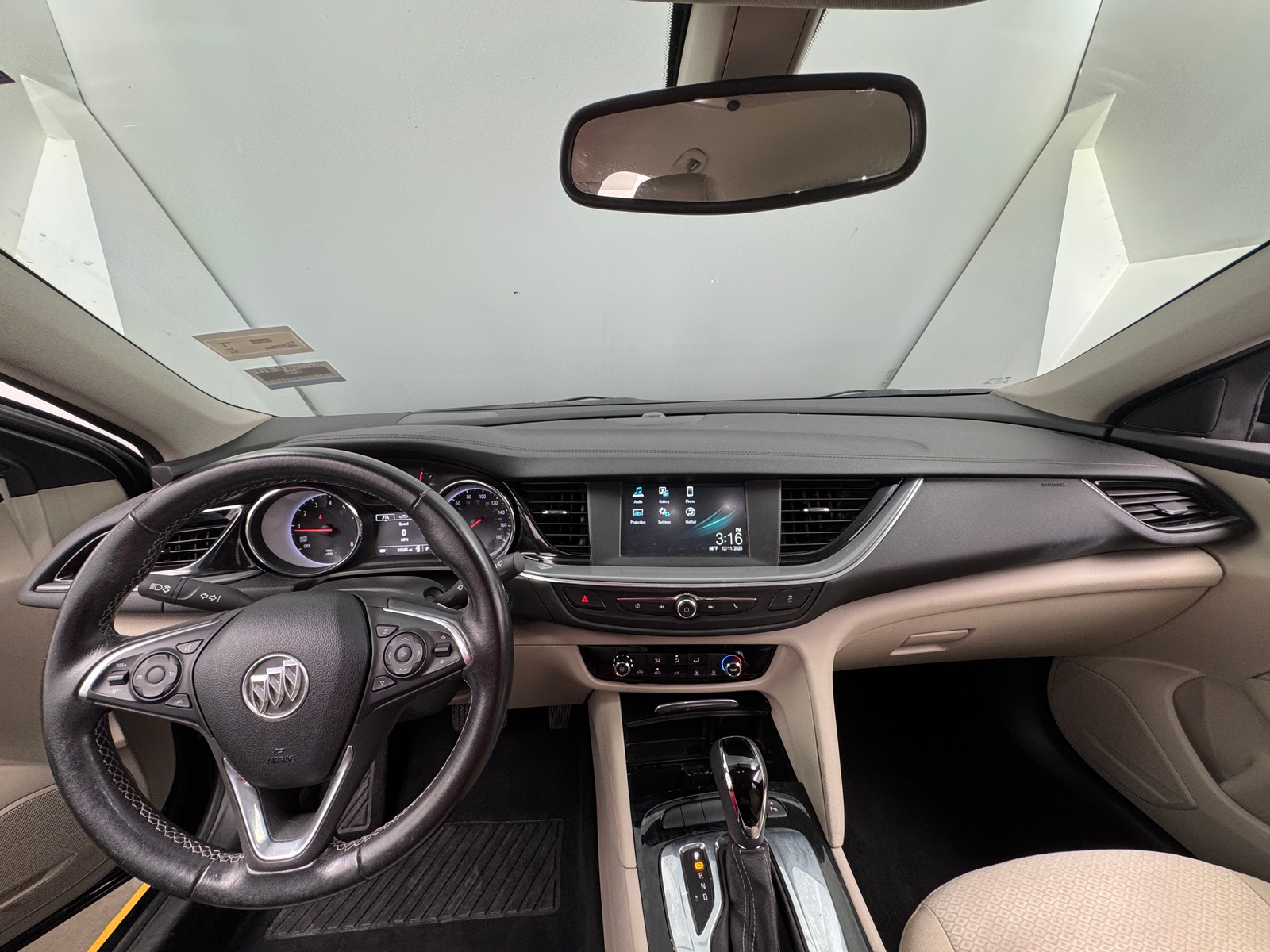 Thumbnail: 2018 Buick Regal - 3