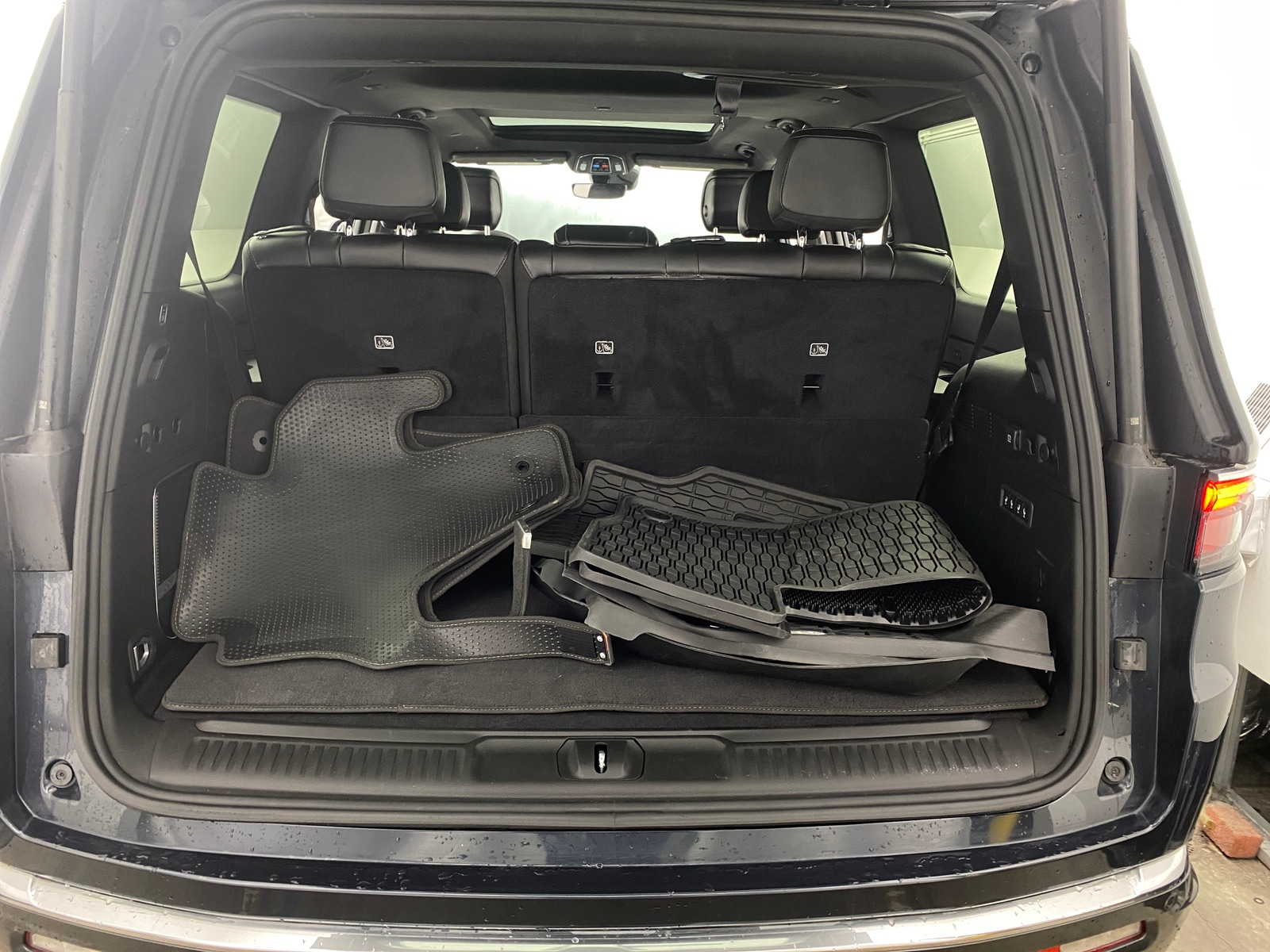 Thumbnail: 2022 Jeep Wagoneer - 6