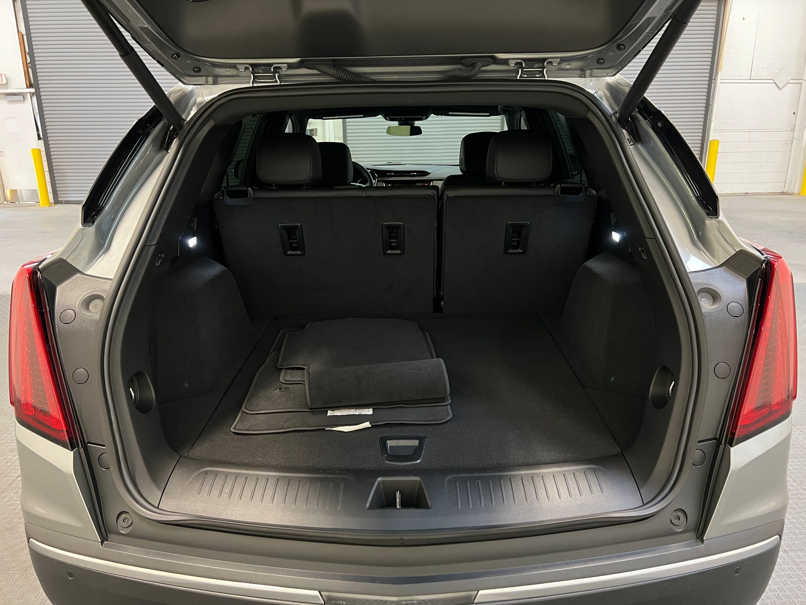 Thumbnail: 2025 Cadillac XT5 - 6