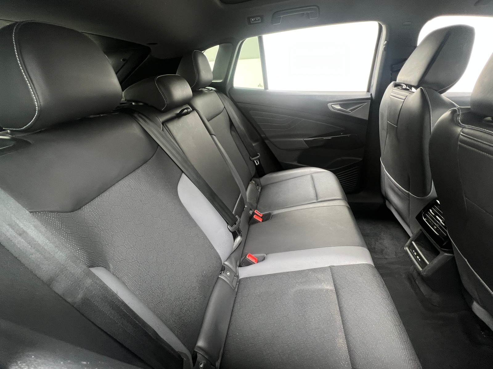 Thumbnail: 2023 Volkswagen ID.4 - 5