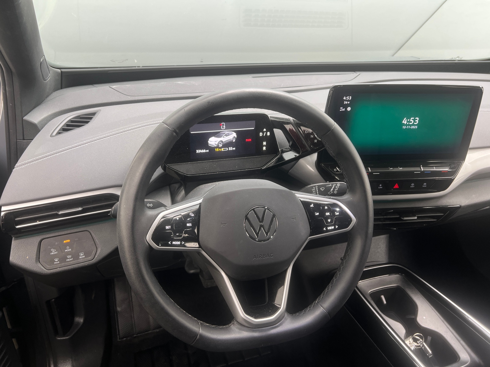 Thumbnail: 2023 Volkswagen ID.4 - 4