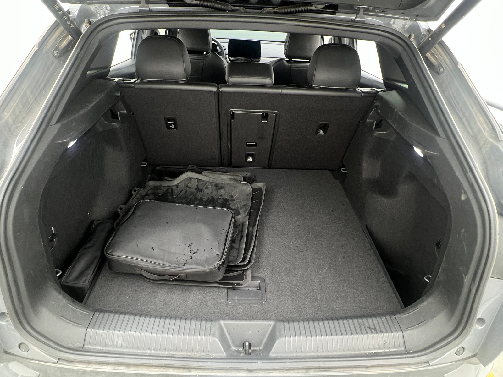 Thumbnail: 2023 Volkswagen ID.4 - 6