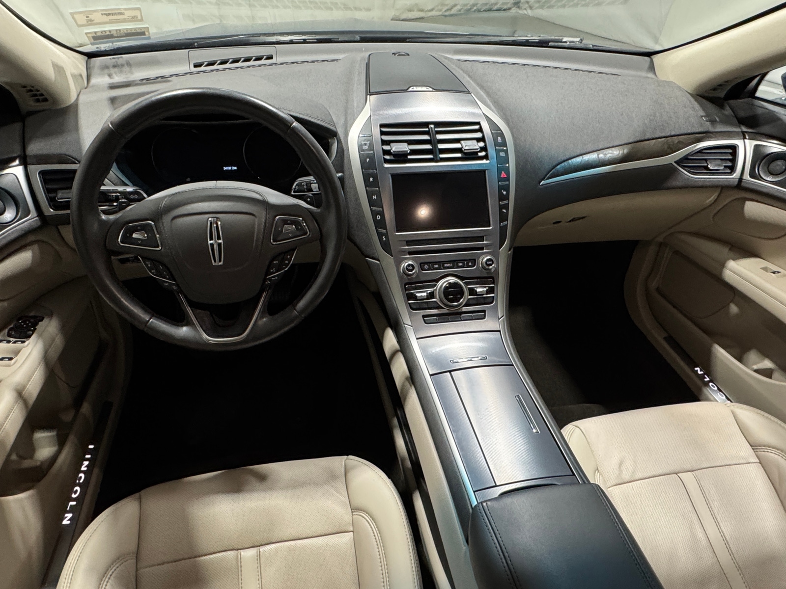 Thumbnail: 2019 Lincoln MKZ - 2