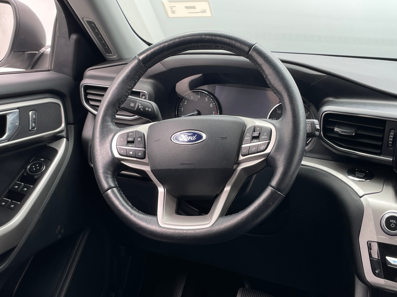 Thumbnail: 2021 Ford Explorer - 5