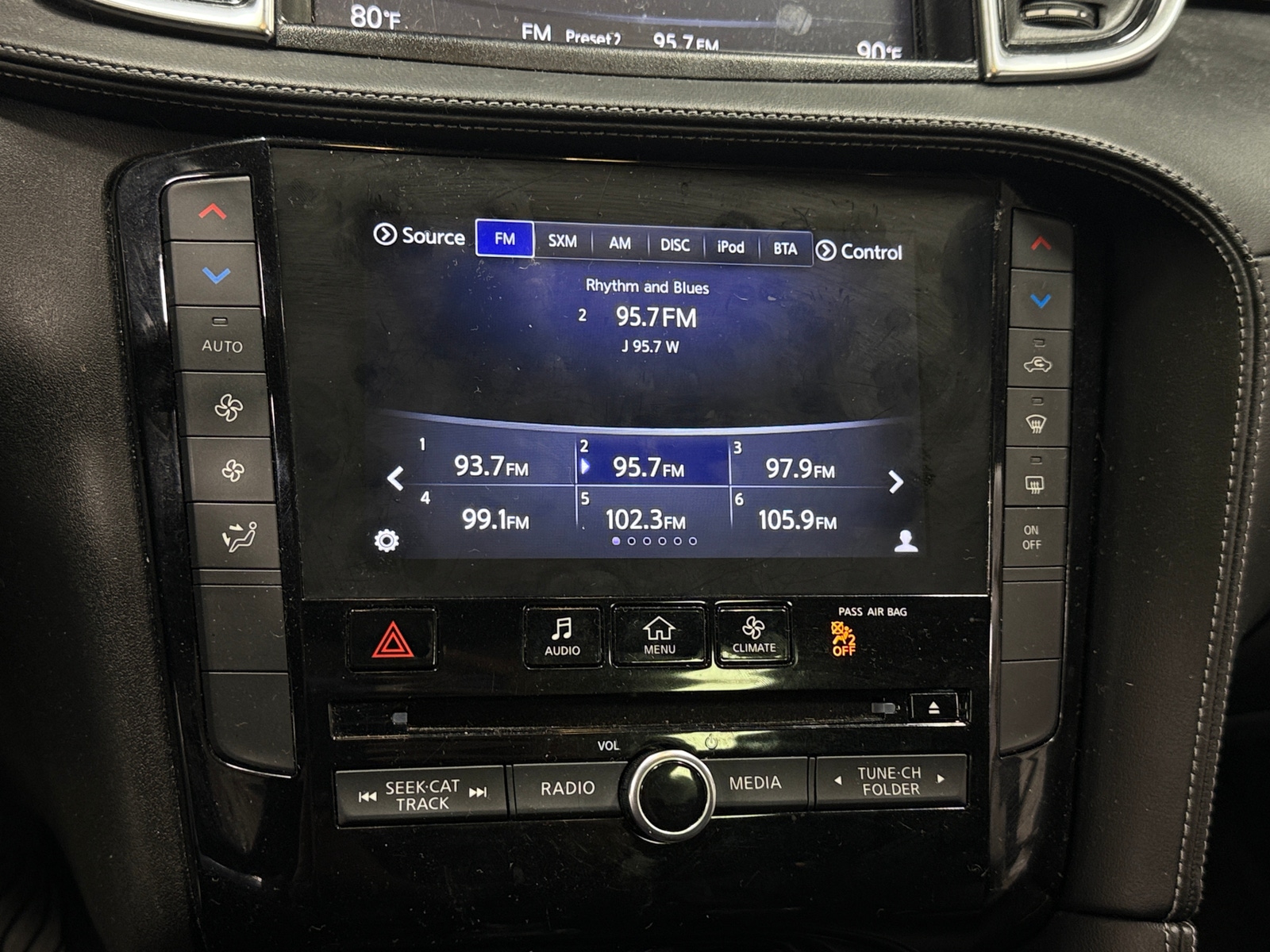 Thumbnail: 2019 INFINITI QX50 - 3