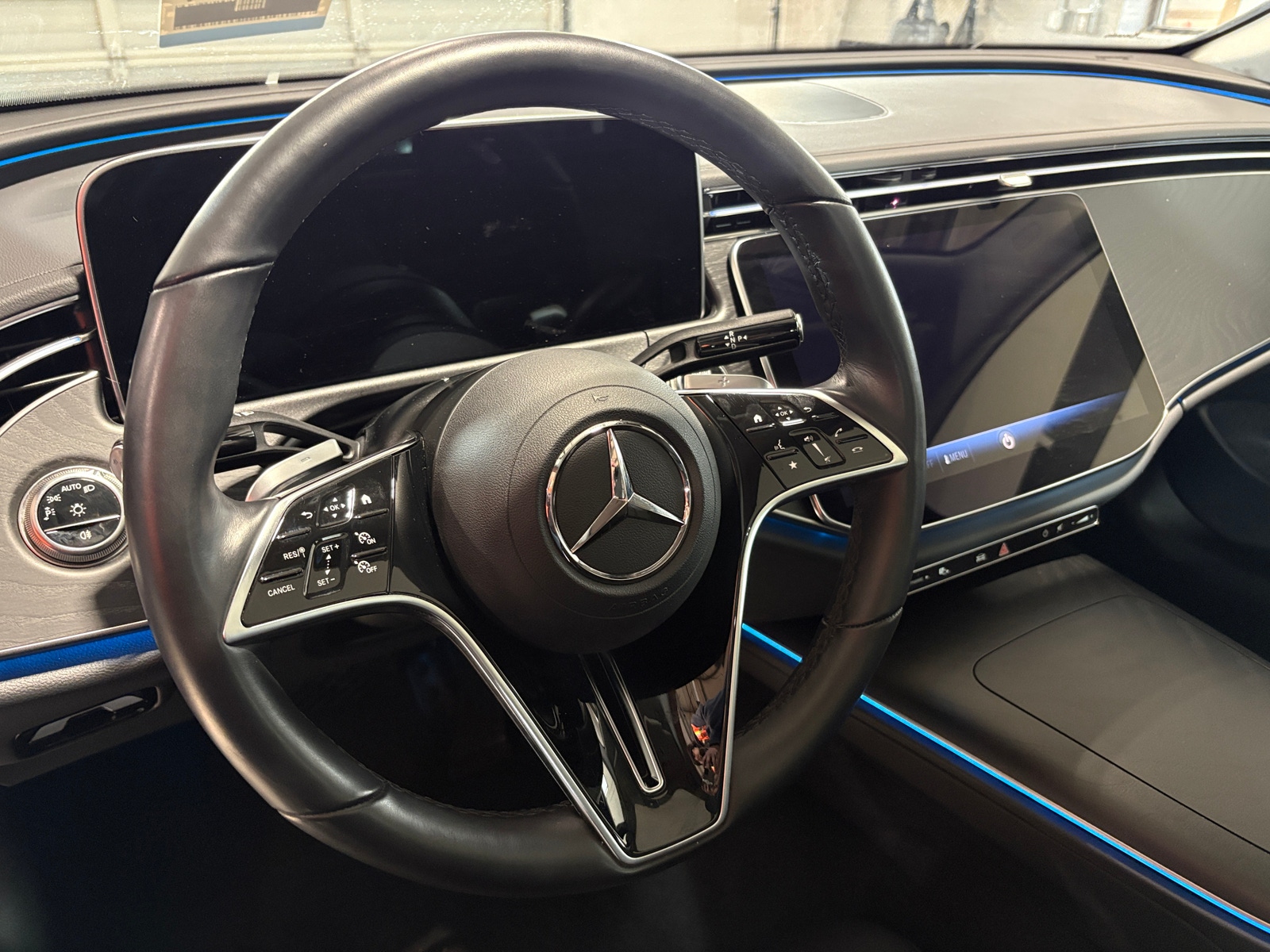 Thumbnail: 2025 Mercedes-Benz E-Class - 4