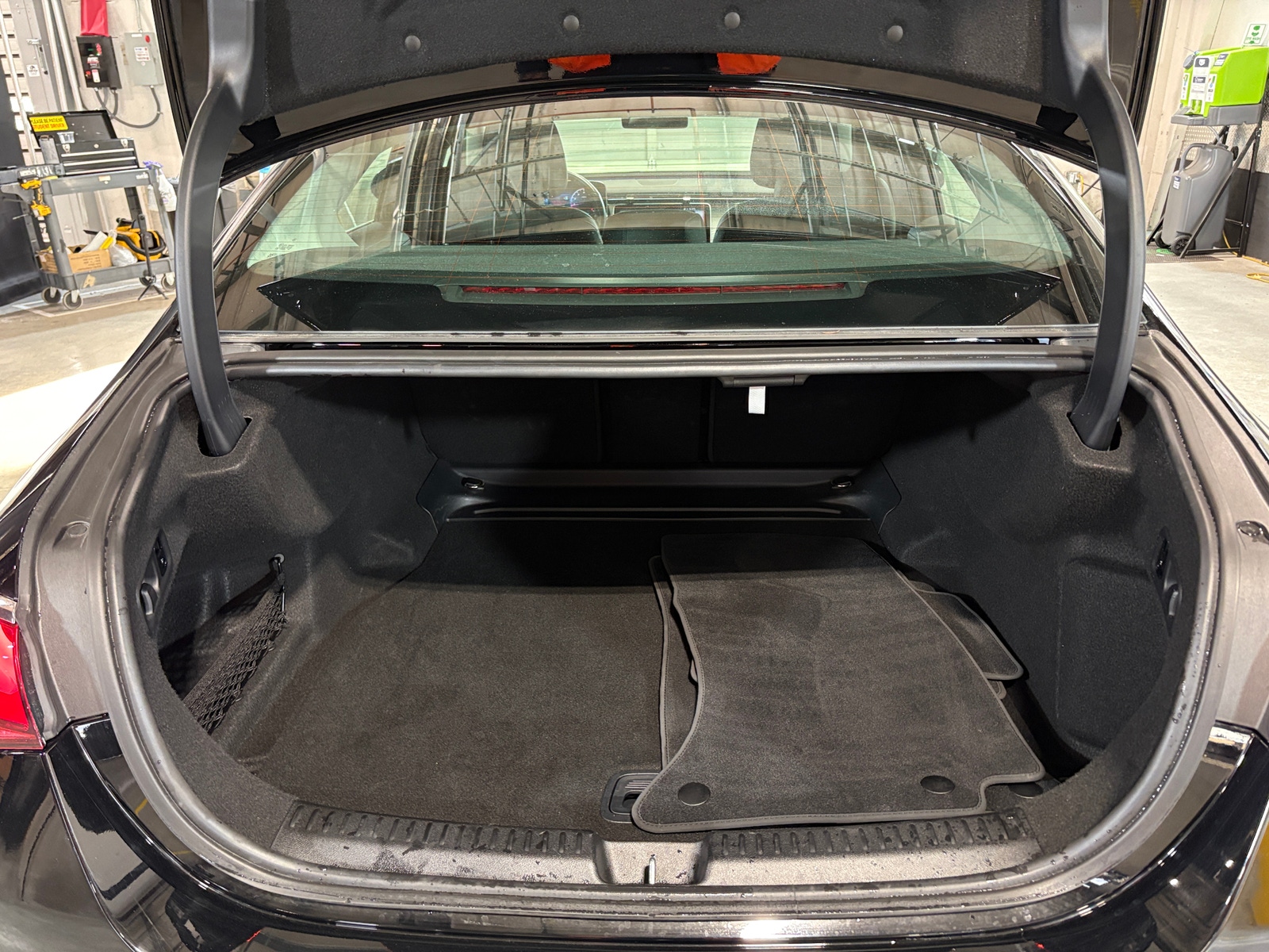 Thumbnail: 2025 Mercedes-Benz E-Class - 6