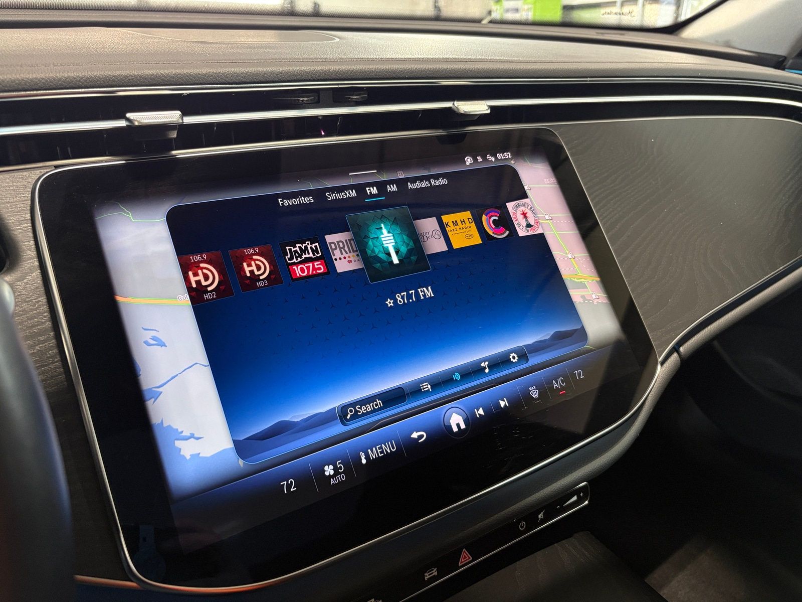 Thumbnail: 2025 Mercedes-Benz E-Class - 3