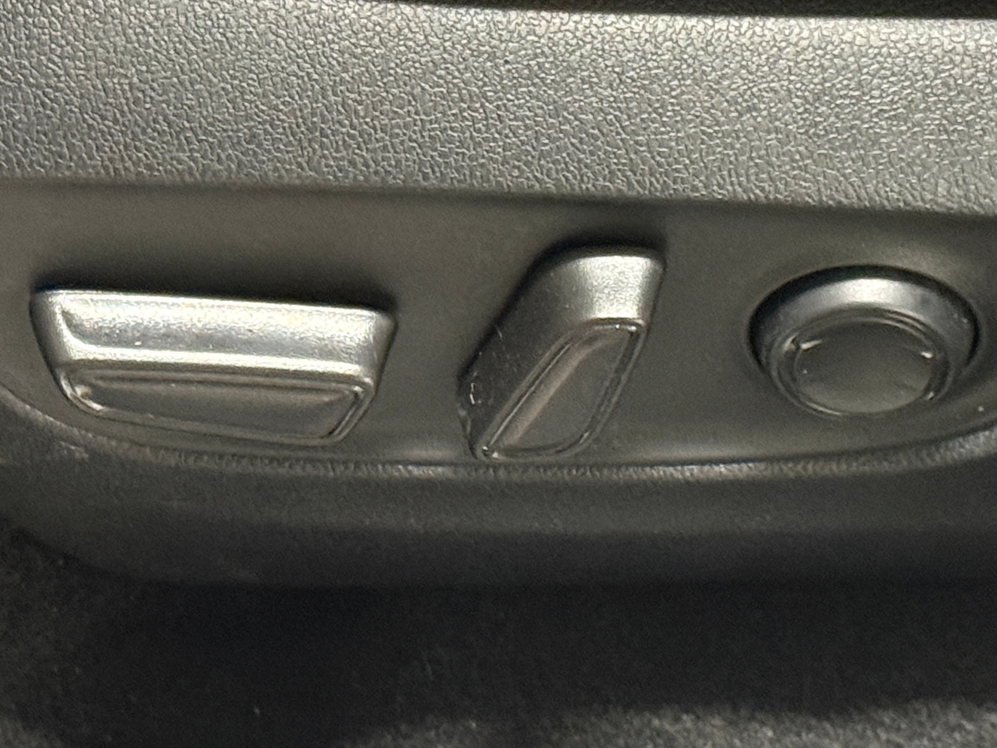 Used 2020 Toyota RAV4 XLE with VIN 4T3RWRFV0LU007995 for sale in Northfield, Minnesota