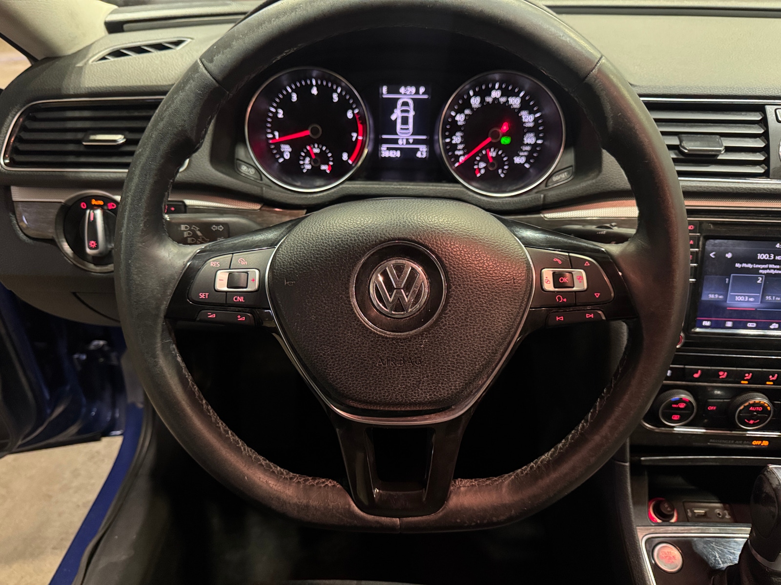 Thumbnail: 2017 Volkswagen Passat - 4