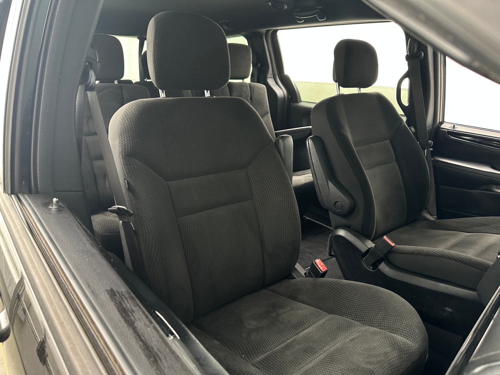 Thumbnail: 2017 Dodge Grand Caravan - 2