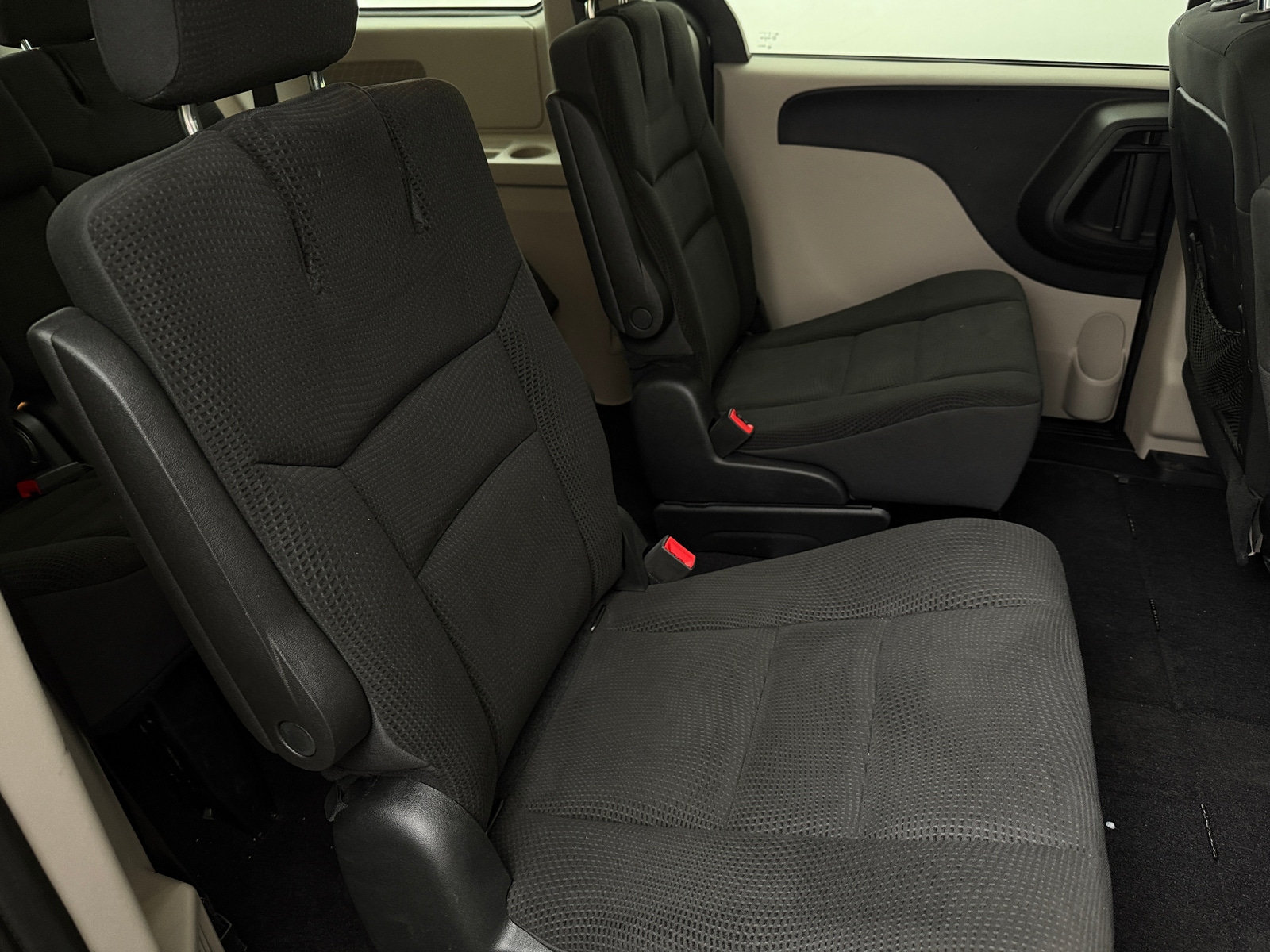 Thumbnail: 2017 Dodge Grand Caravan - 6