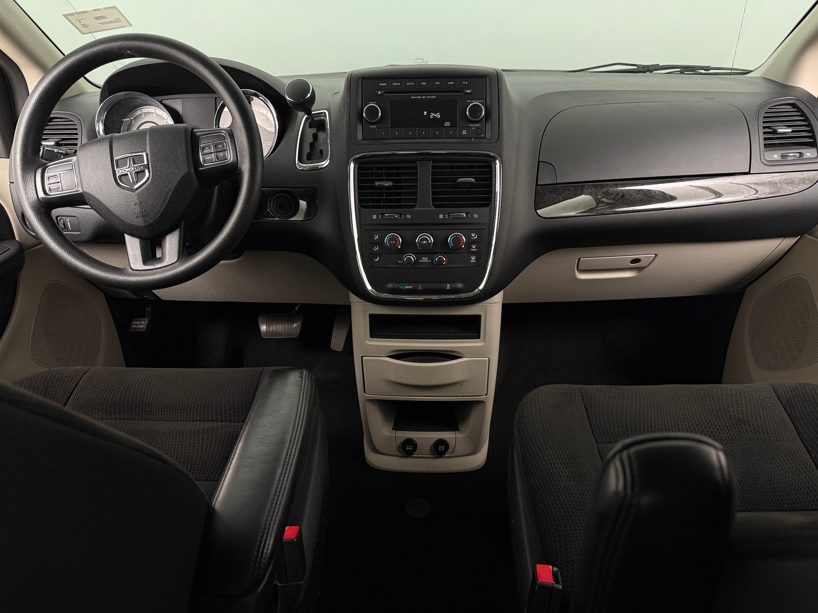 Thumbnail: 2017 Dodge Grand Caravan - 3