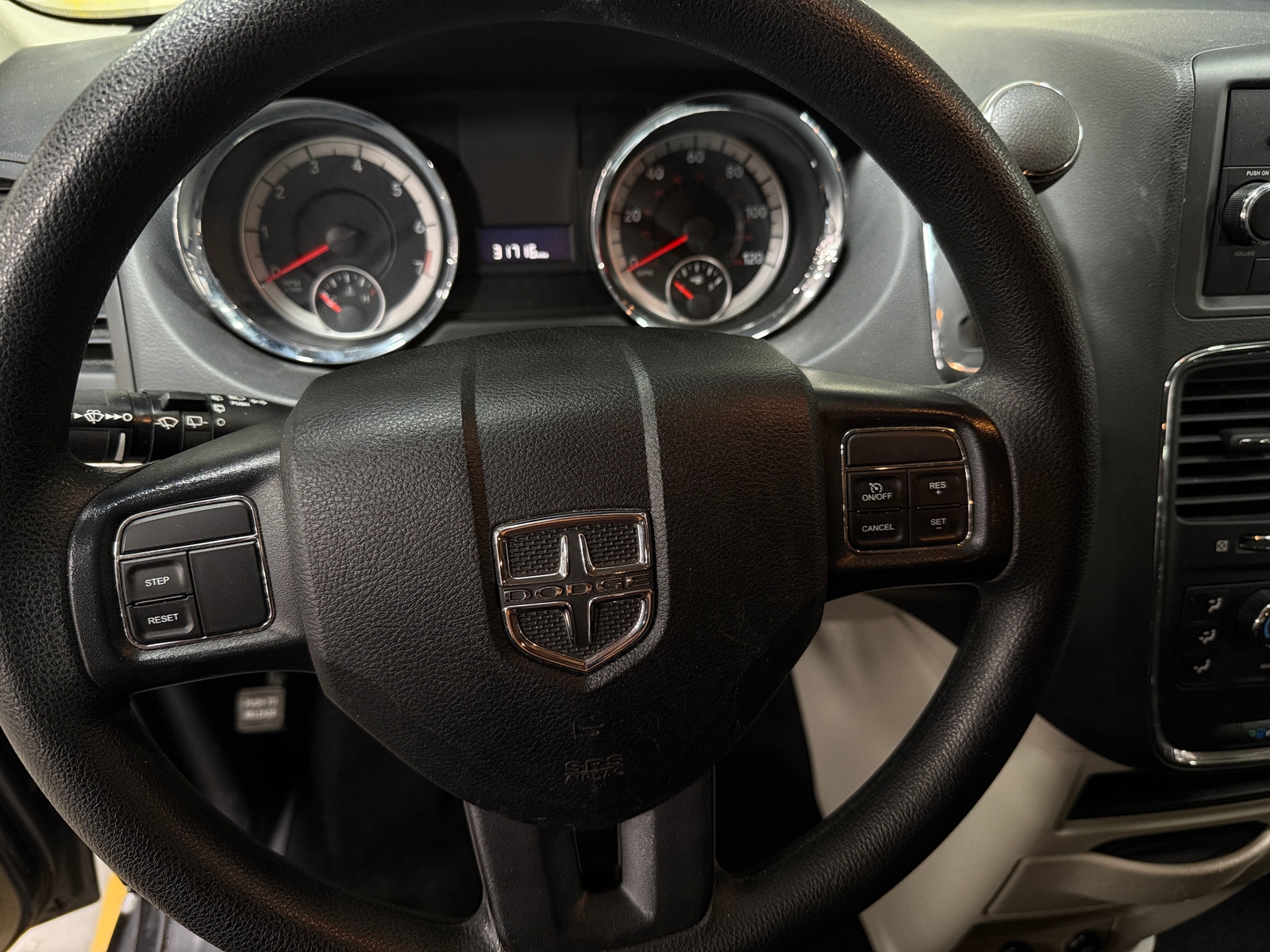 Thumbnail: 2017 Dodge Grand Caravan - 5