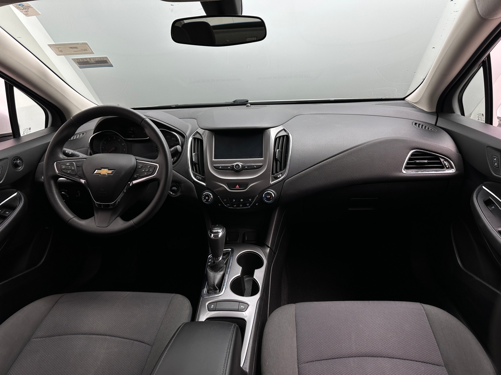 Thumbnail: 2017 Chevrolet Cruze - 3