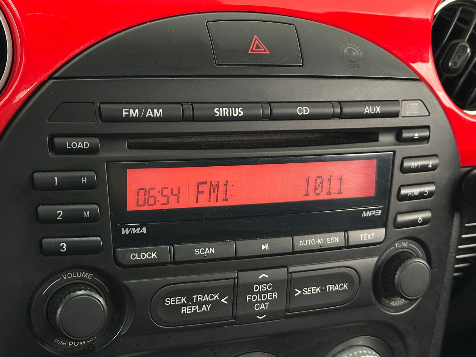 Thumbnail: 2015 Mazda MX-5 Miata - 4