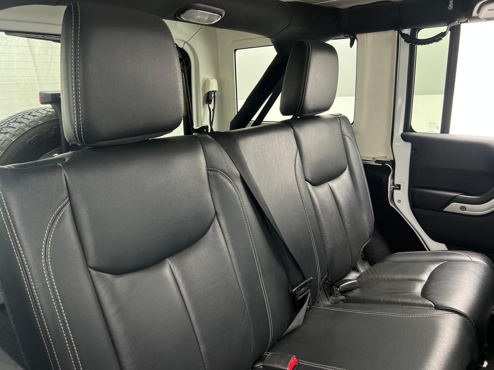 Thumbnail: 2015 Jeep Wrangler - 6