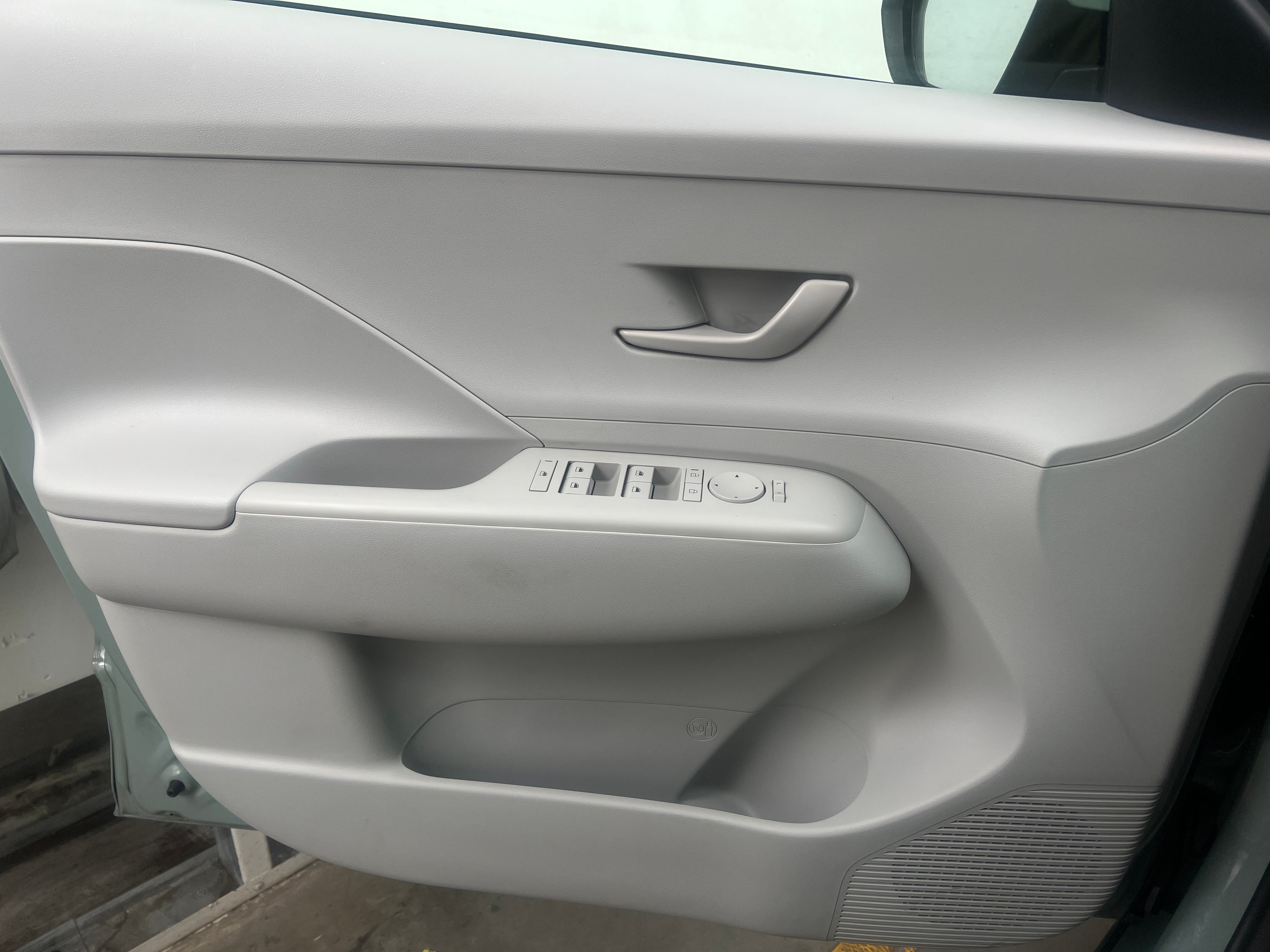 Used 2024 Hyundai Kona EV SEL with VIN KM8HC3A64RU005329 for sale in Auburn, WA