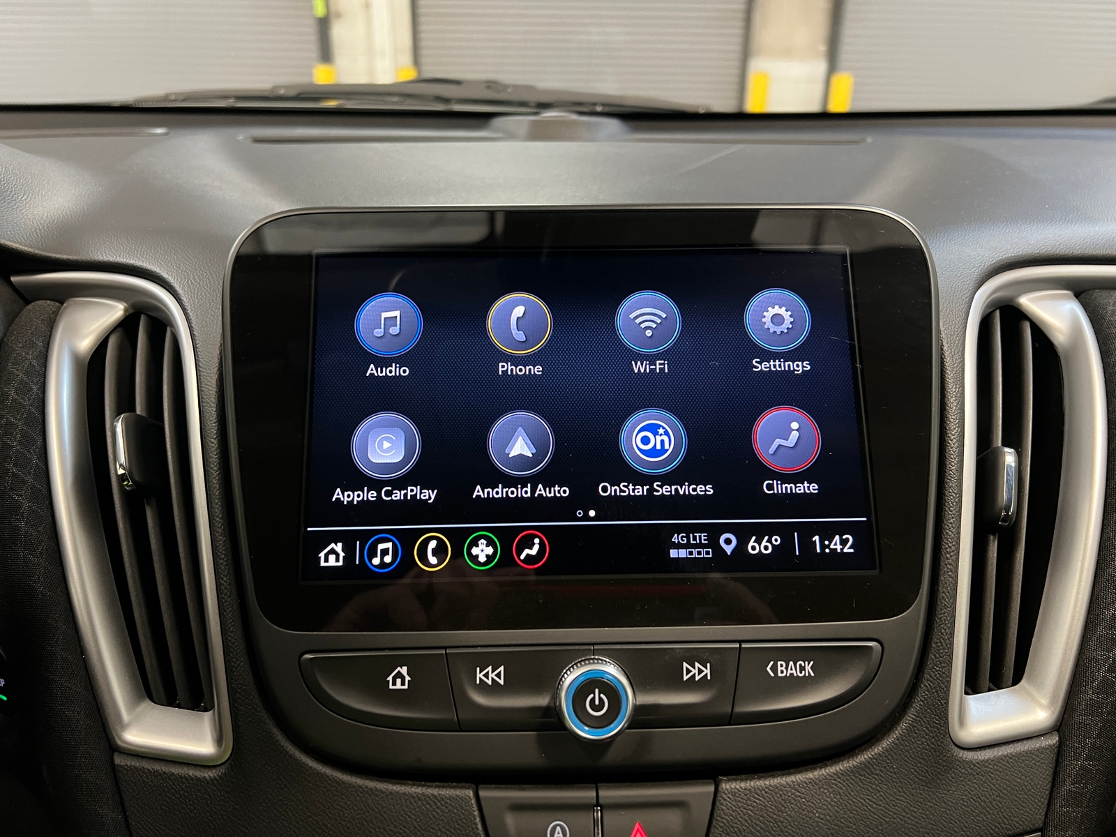 Thumbnail: 2024 Chevrolet Malibu - 4