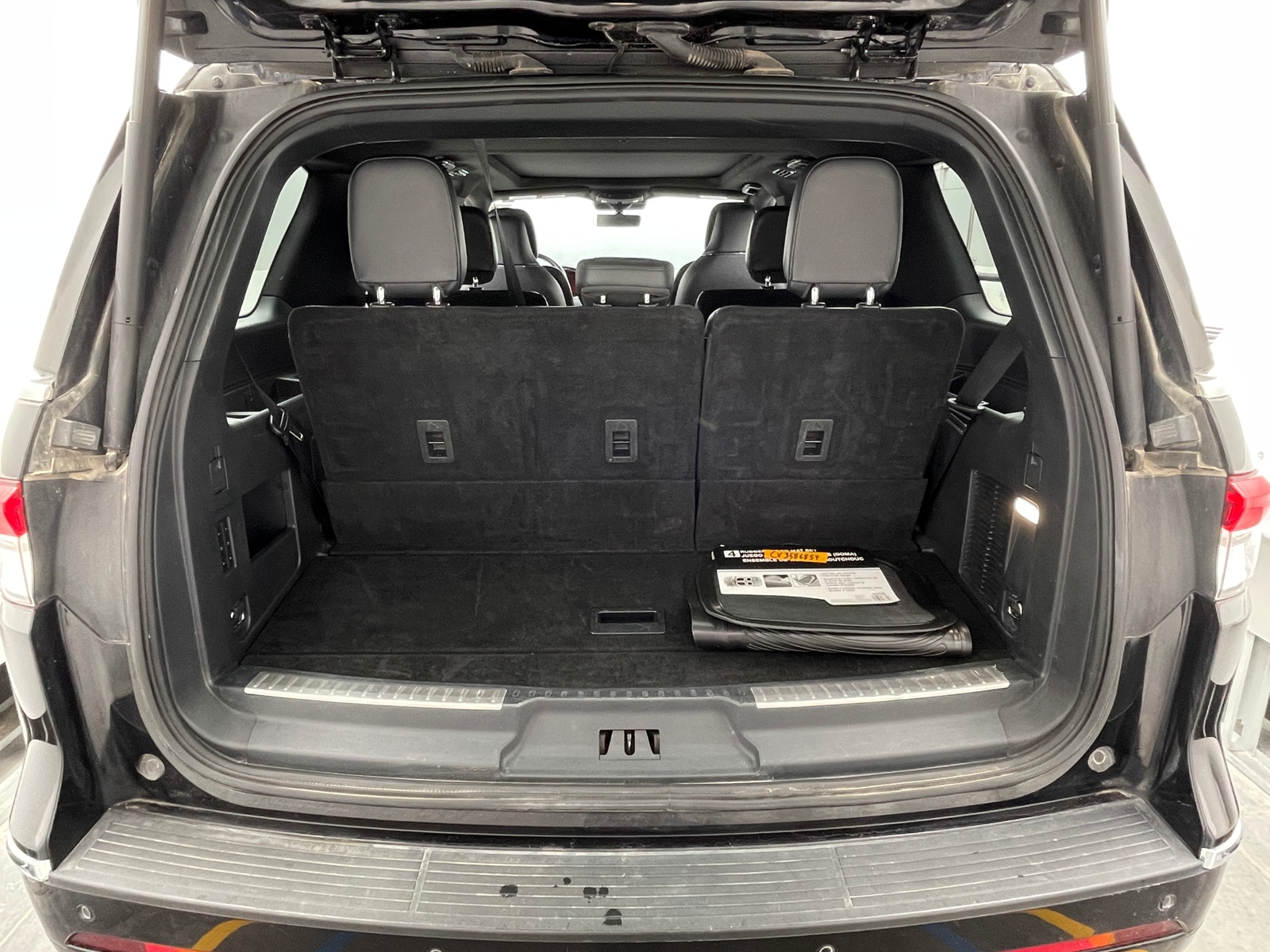 Thumbnail: 2024 Lincoln Navigator - 6