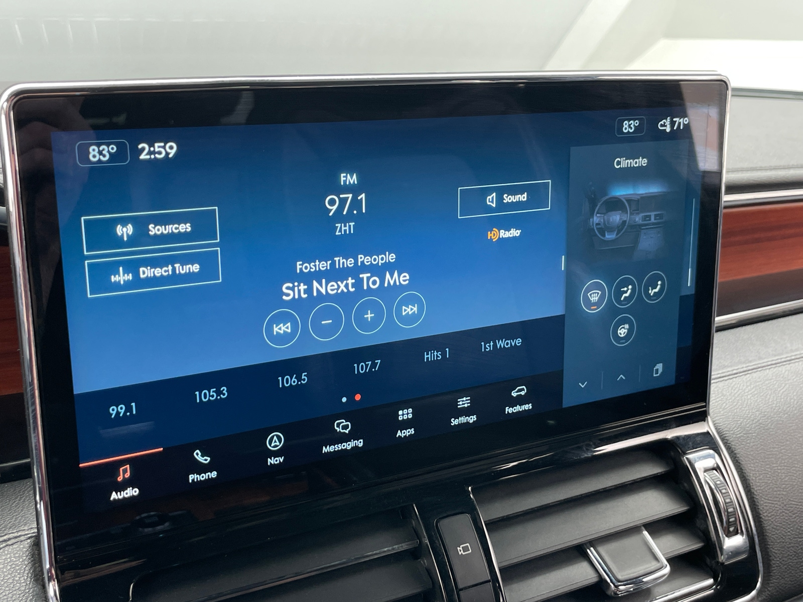 Thumbnail: 2024 Lincoln Navigator - 3