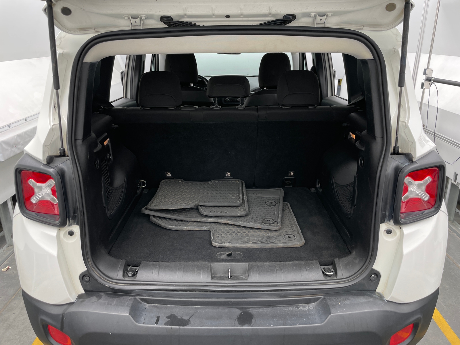 Thumbnail: 2017 Jeep Renegade - 7