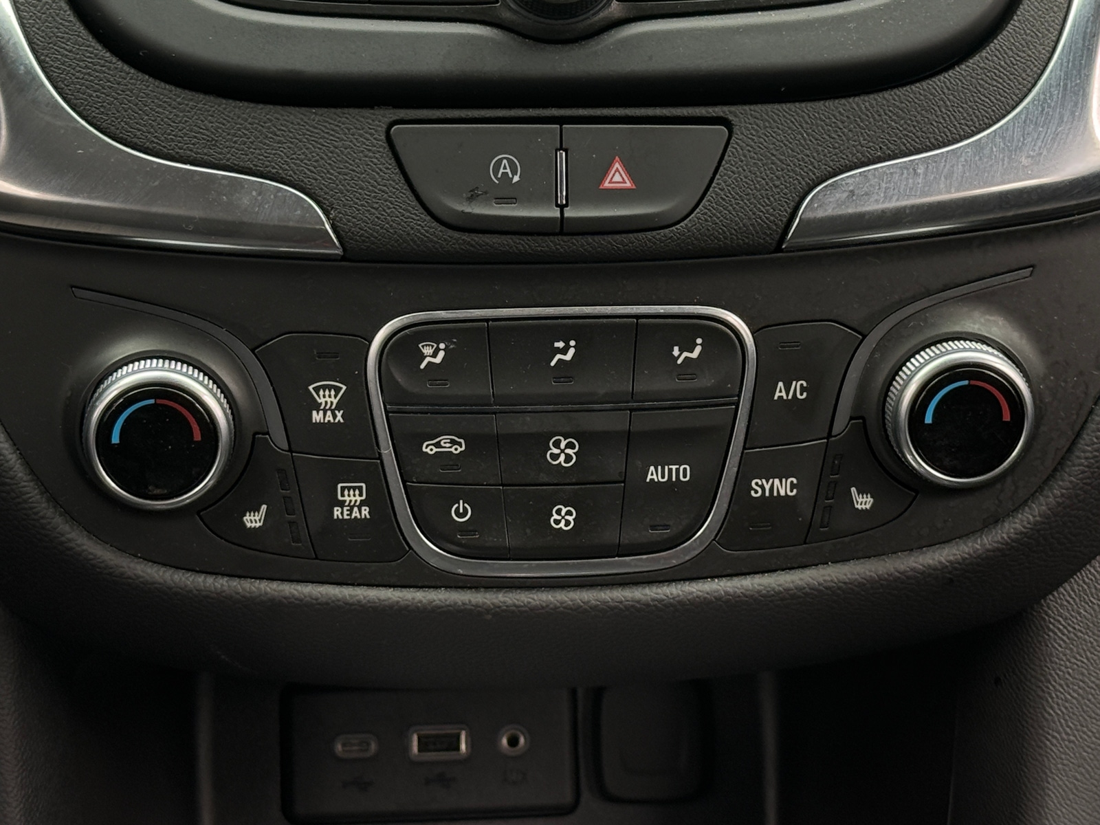 Thumbnail: 2024 Chevrolet Equinox - 4