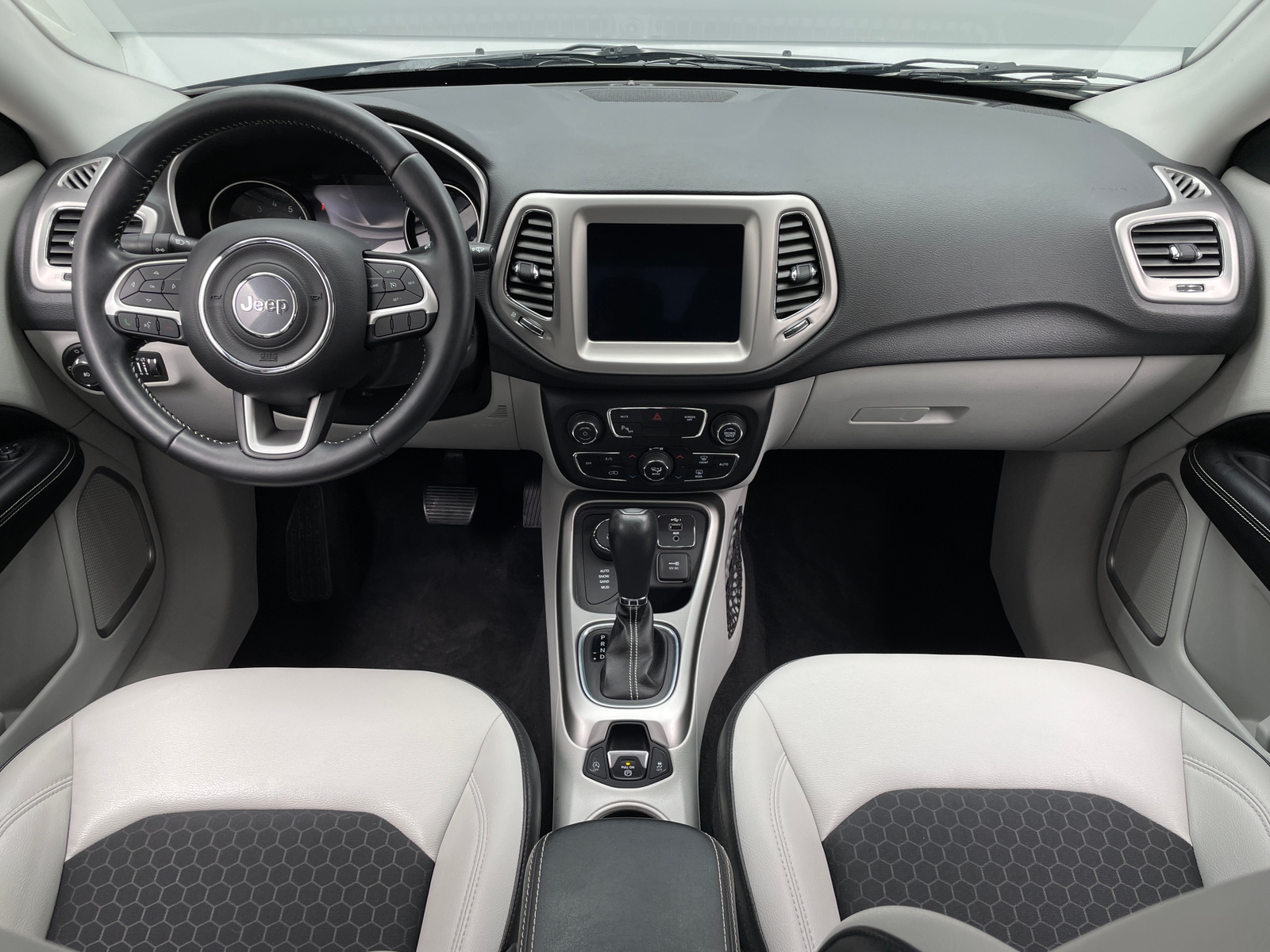 Thumbnail: 2019 Jeep Compass - 3