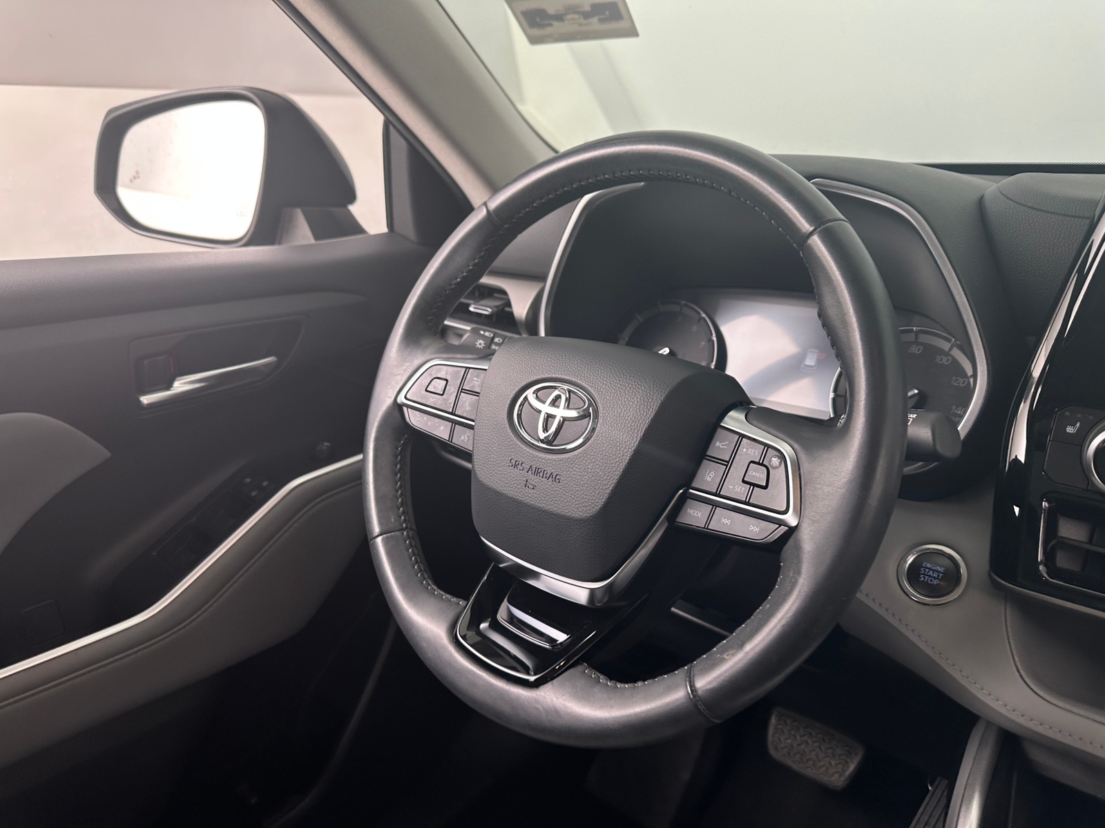 Thumbnail: 2020 Toyota Highlander - 4