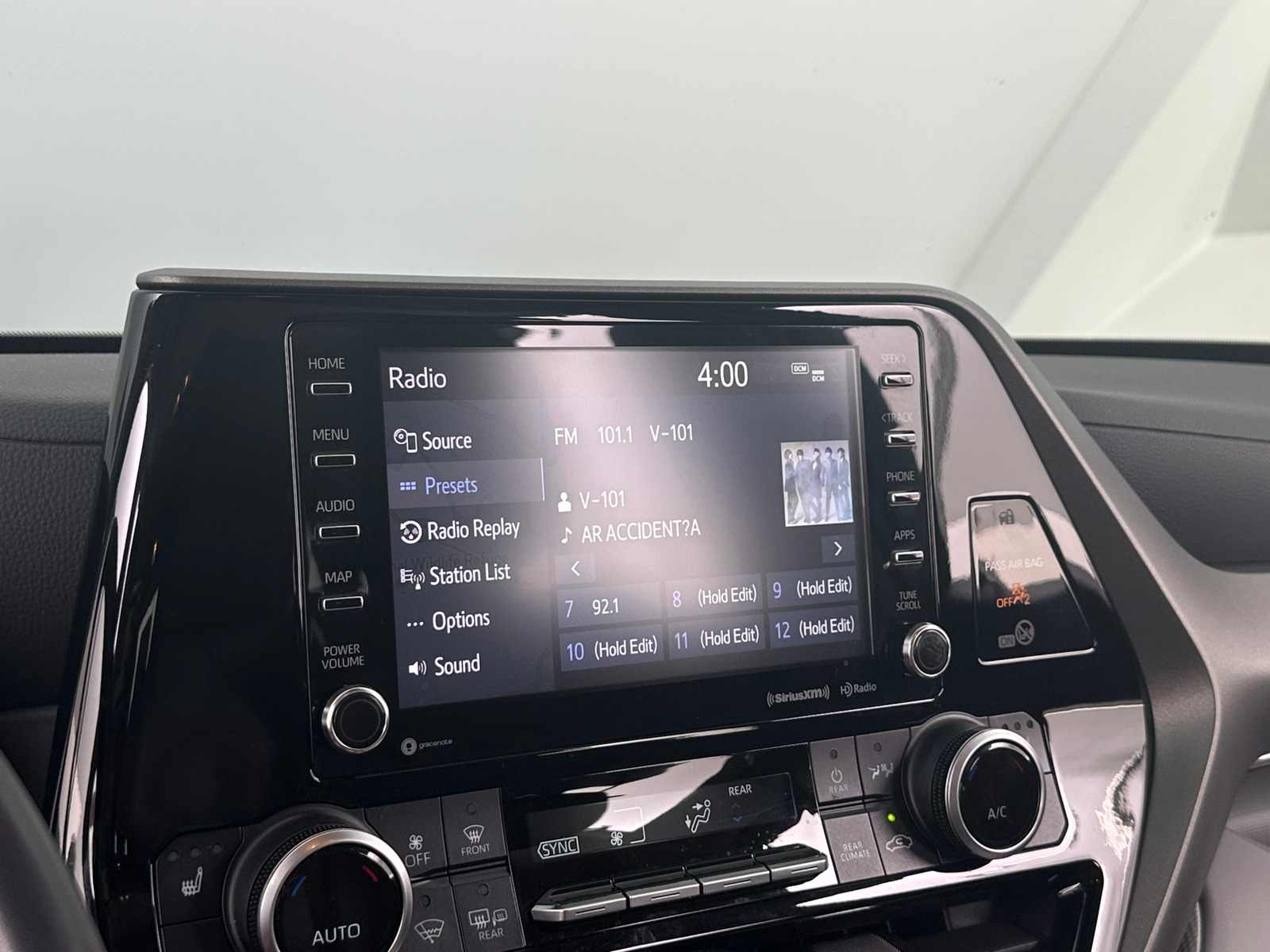 Thumbnail: 2020 Toyota Highlander - 3