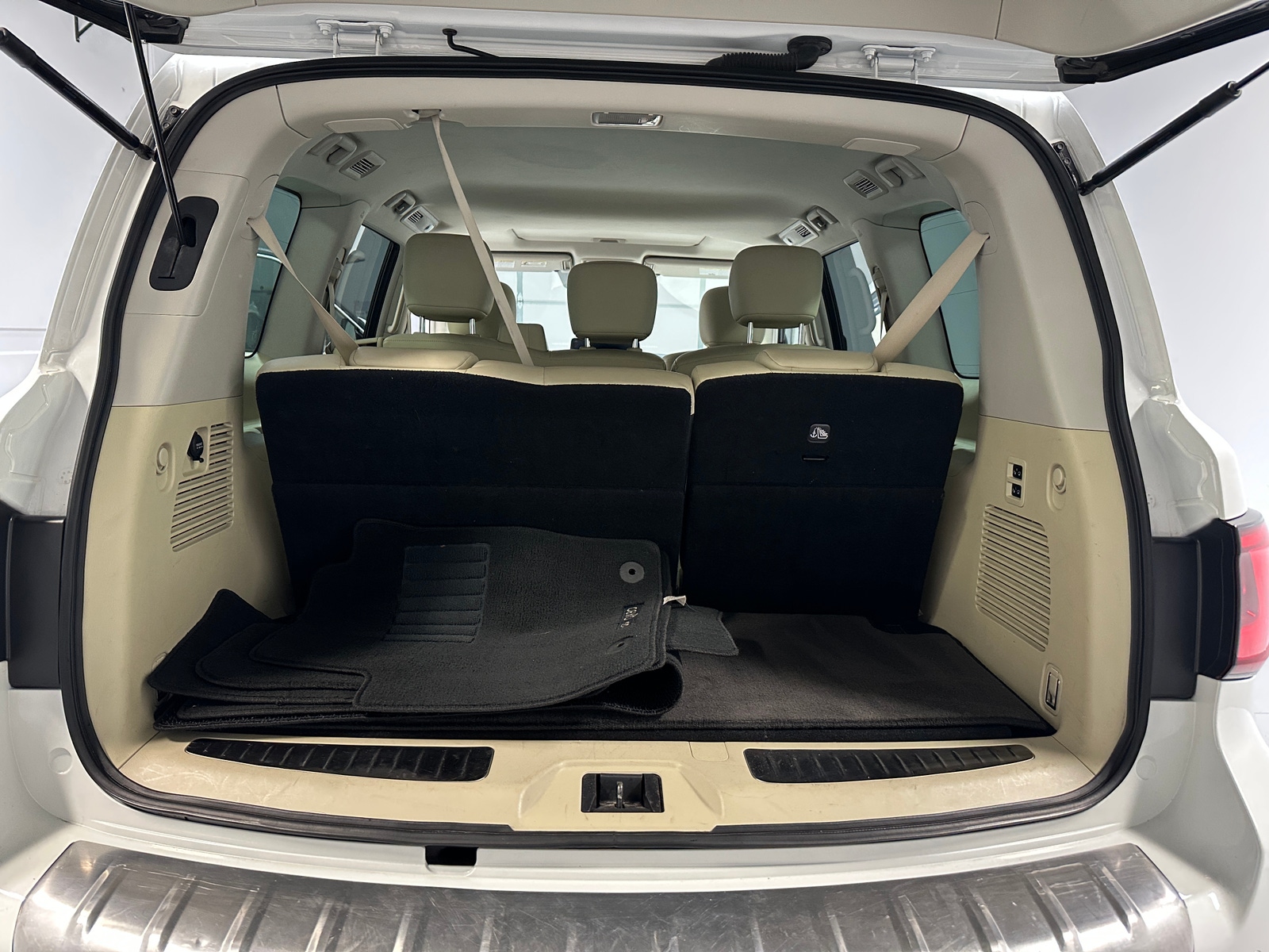 Thumbnail: 2023 INFINITI QX80 - 6