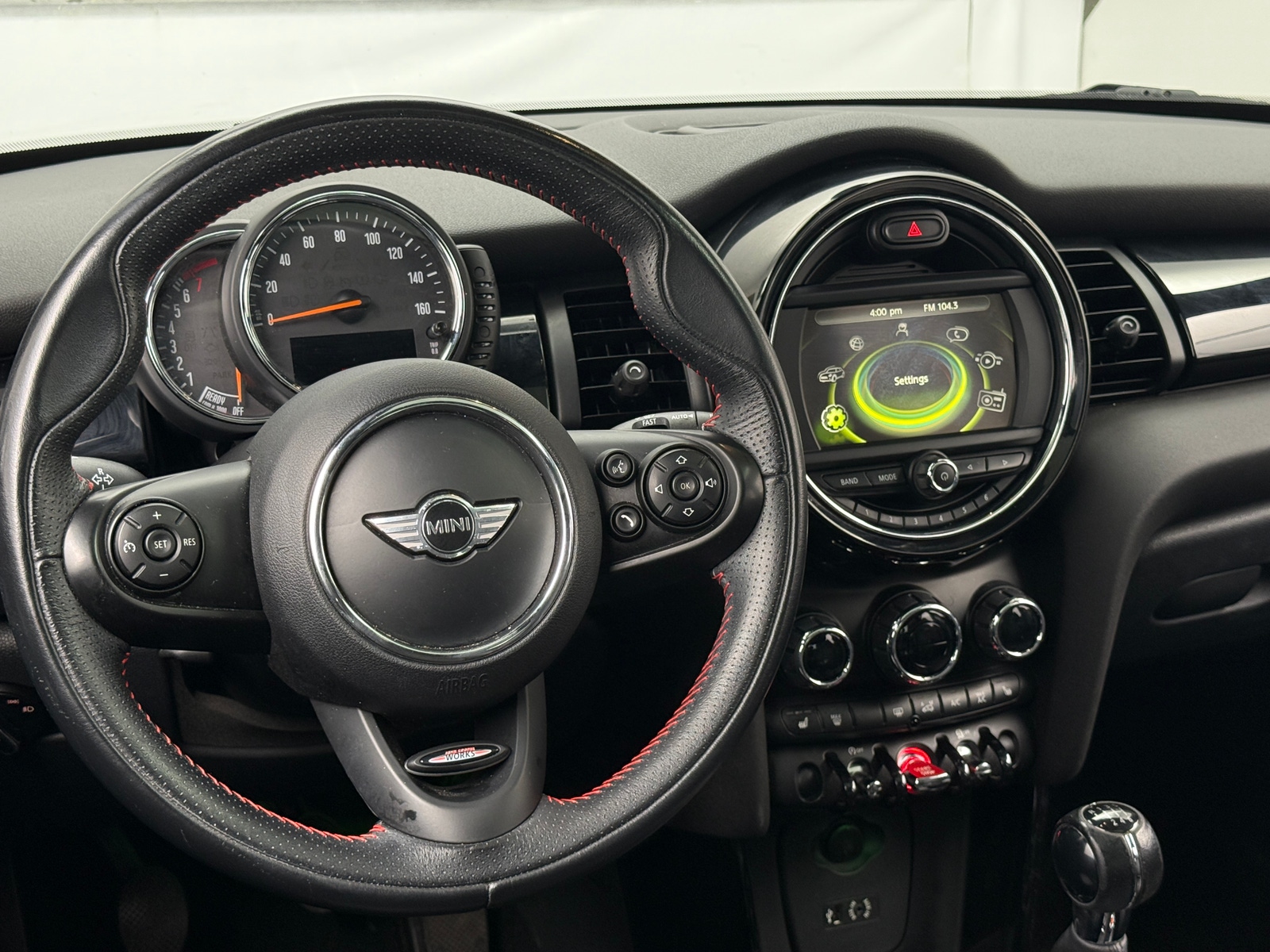 Thumbnail: 2015 MINI Cooper Hardtop - 4