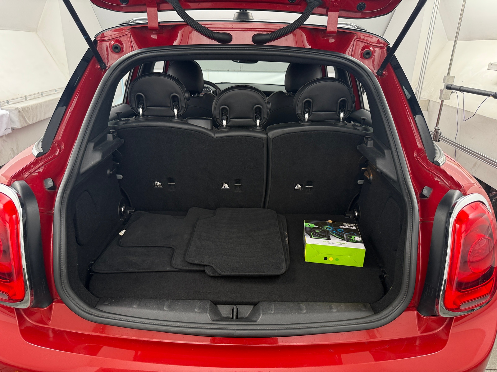 Thumbnail: 2015 MINI Cooper Hardtop - 6