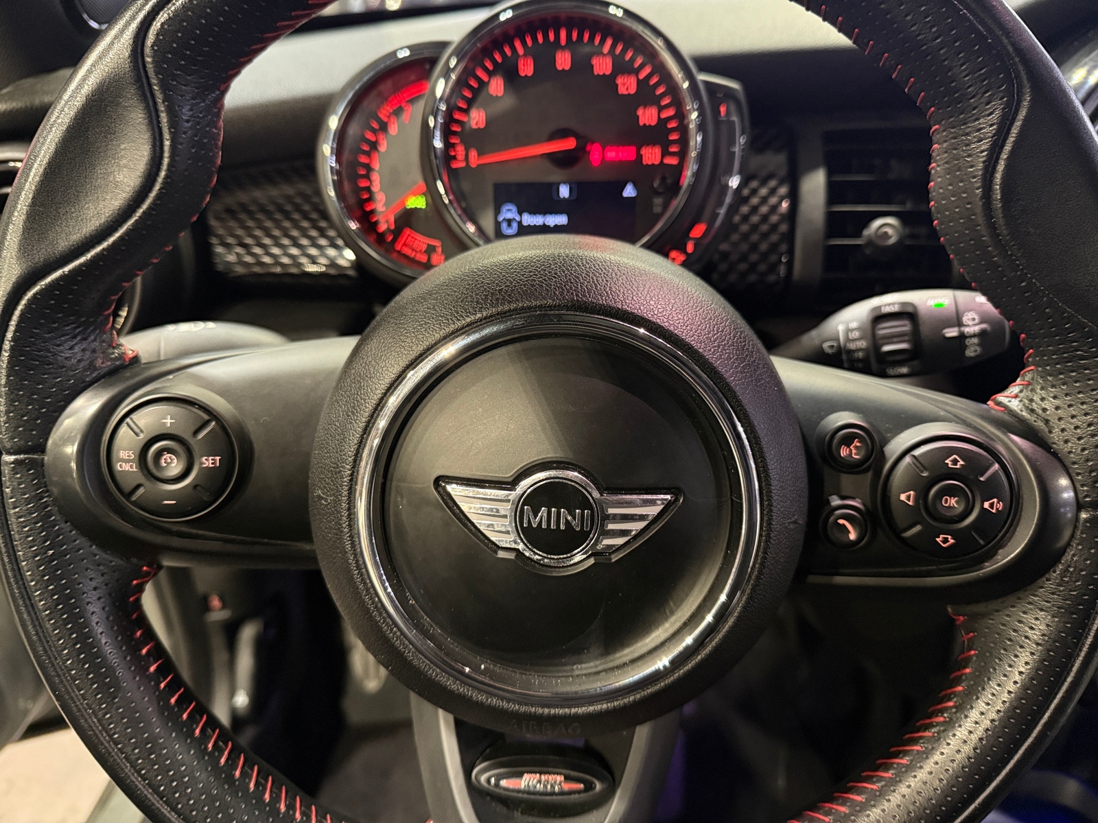 Thumbnail: 2018 MINI Cooper Hardtop - 4